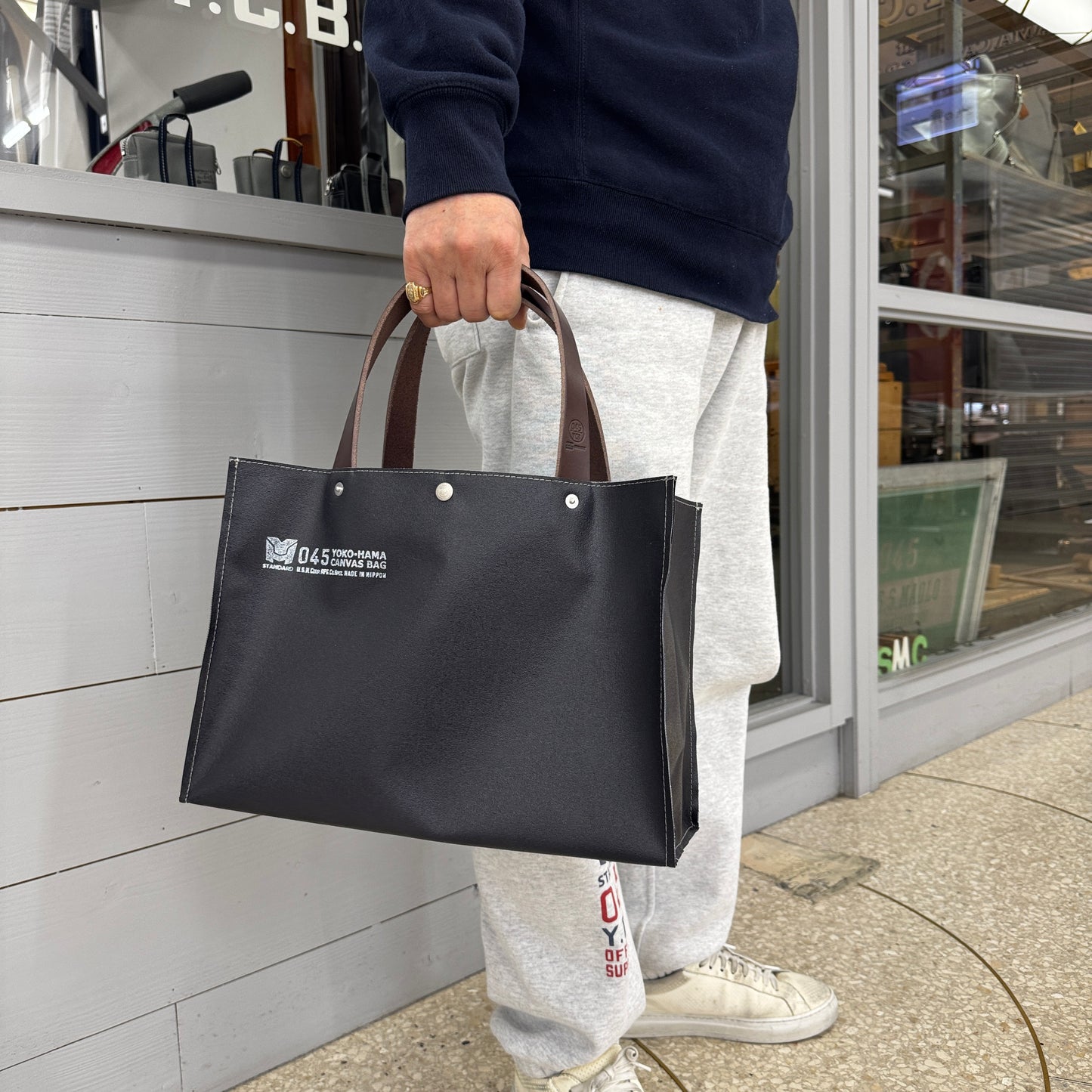 M26A16  Container Tote Bag